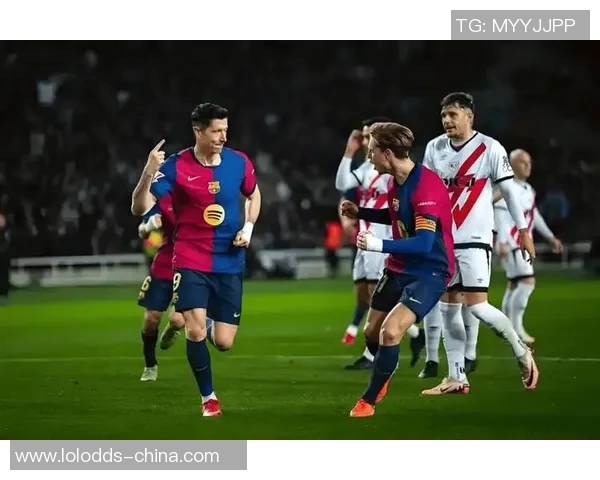 英超激战：多特蒙德强势3-0战胜巴萨全场沸腾瞬间回顾