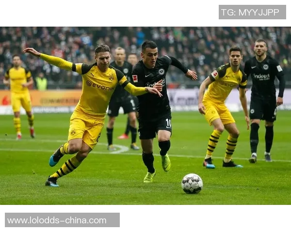 德甲巅峰对决：多特蒙德4-0狂胜拜仁乌龙球成比赛转折点