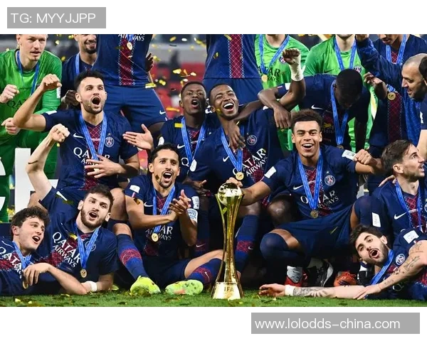 中超赛场曼联逆袭巴黎圣日耳曼全场沸腾历史冷门再现 中超赛场曼联逆袭巴黎圣日耳曼全场沸腾历史冷门再现